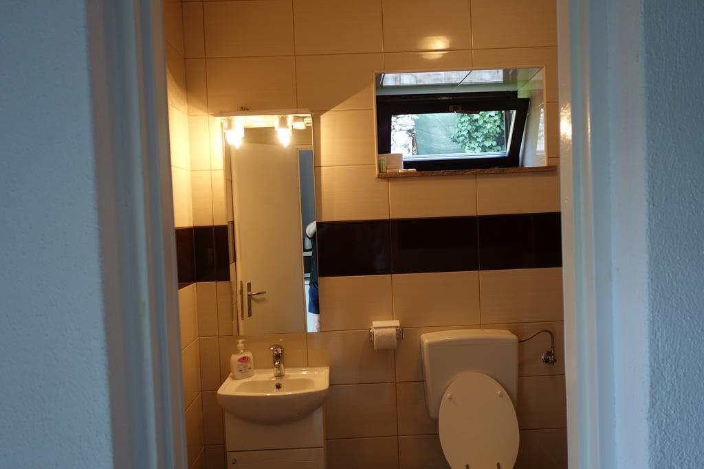 Rooms Modrusan سلوني الغرفة الصورة
