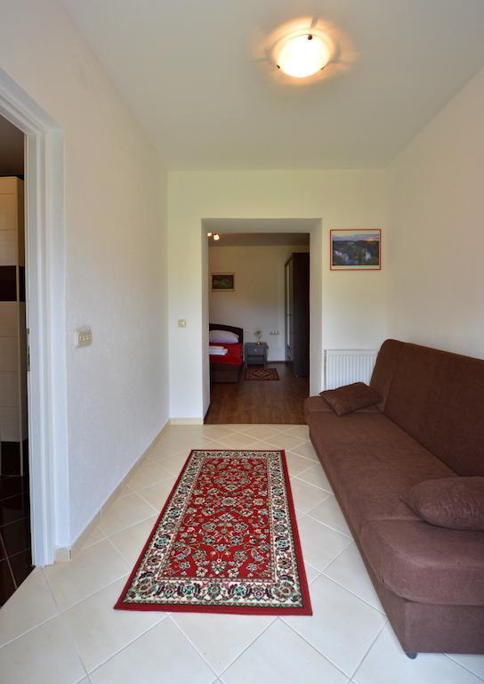 Rooms Modrusan سلوني الغرفة الصورة
